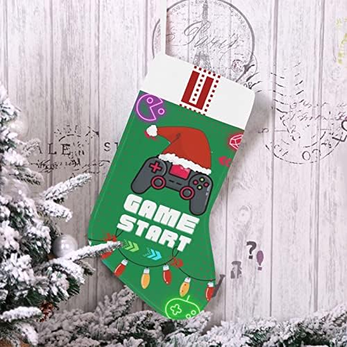 Коледни Чорапи с Монограм, Началото на видеоигри и буквата U, размер 18 Инча, Зелено-Бял с Инициалом
