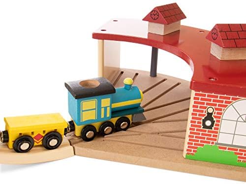 СМС Deluxe Wooden Train Garage - Съвместима с повечето комплекти дървени влакове!