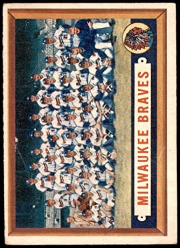 1957 Topps 114 Braves Екипът на Милуоки Брэйвз (Бейзболна картичка) VG Braves